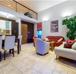 2 bedroom villa with pool and mountain views near Orašac, sleeps 4